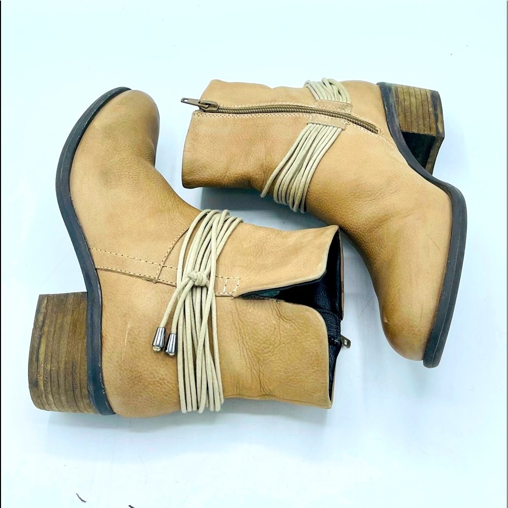 STEVE MADDEN ALL LEATHER ACCENT BOOTIES IN TAN
